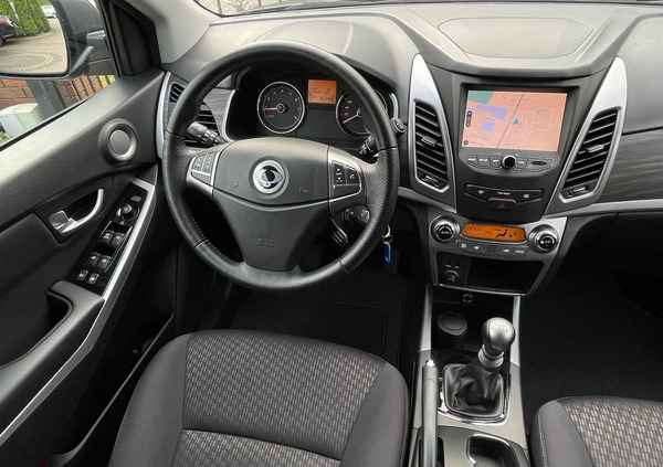 SsangYong Korando cena 53000 przebieg: 30000, rok produkcji 2017 z Czerwionka-Leszczyny małe 326